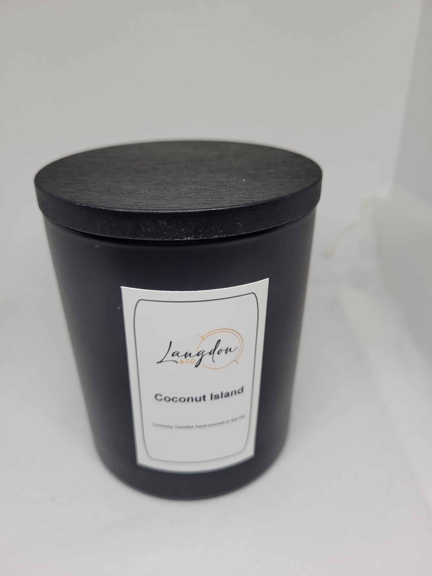 Coconut Island candle - Black jar