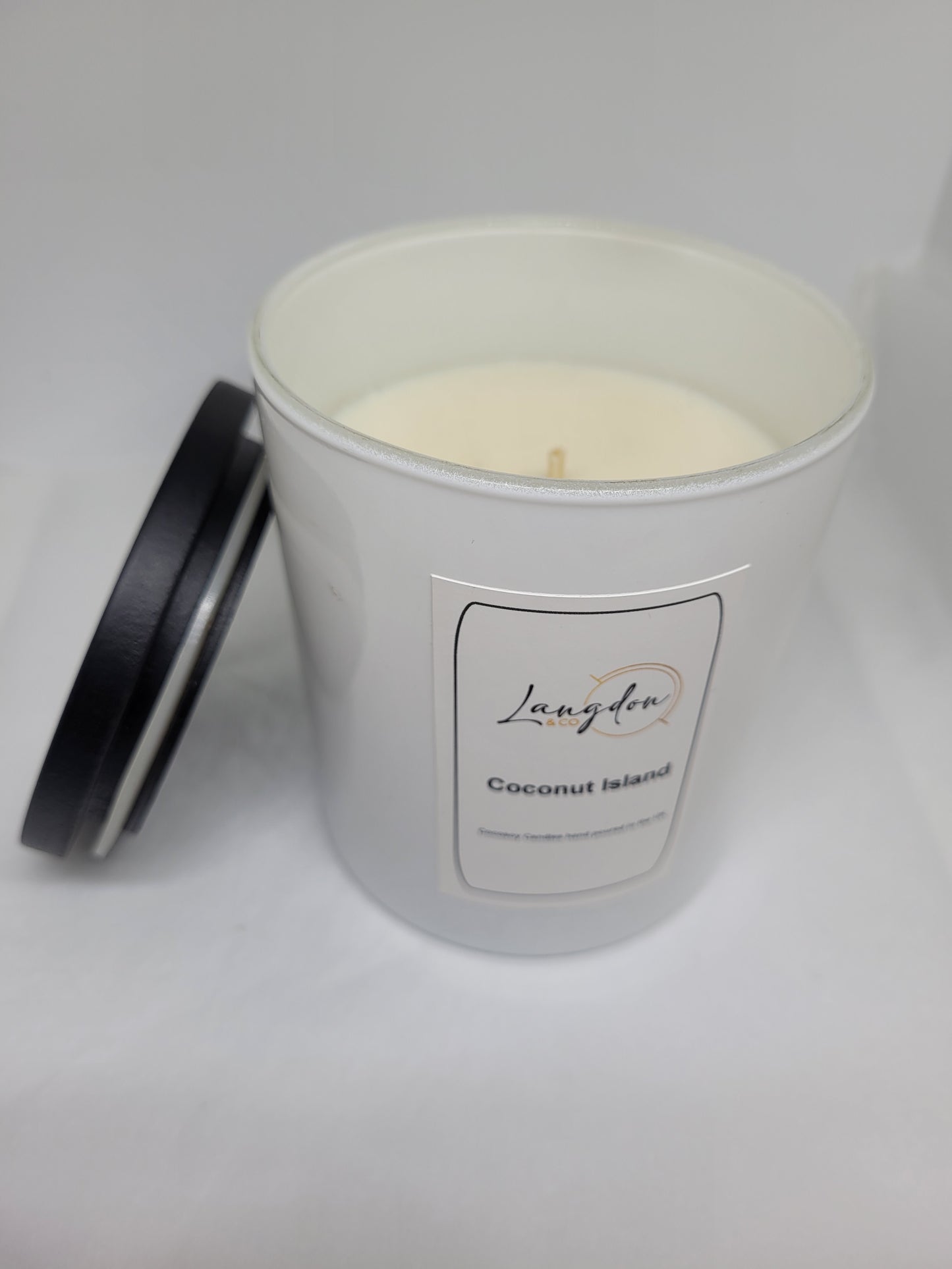 Coconut Island candle - White jar